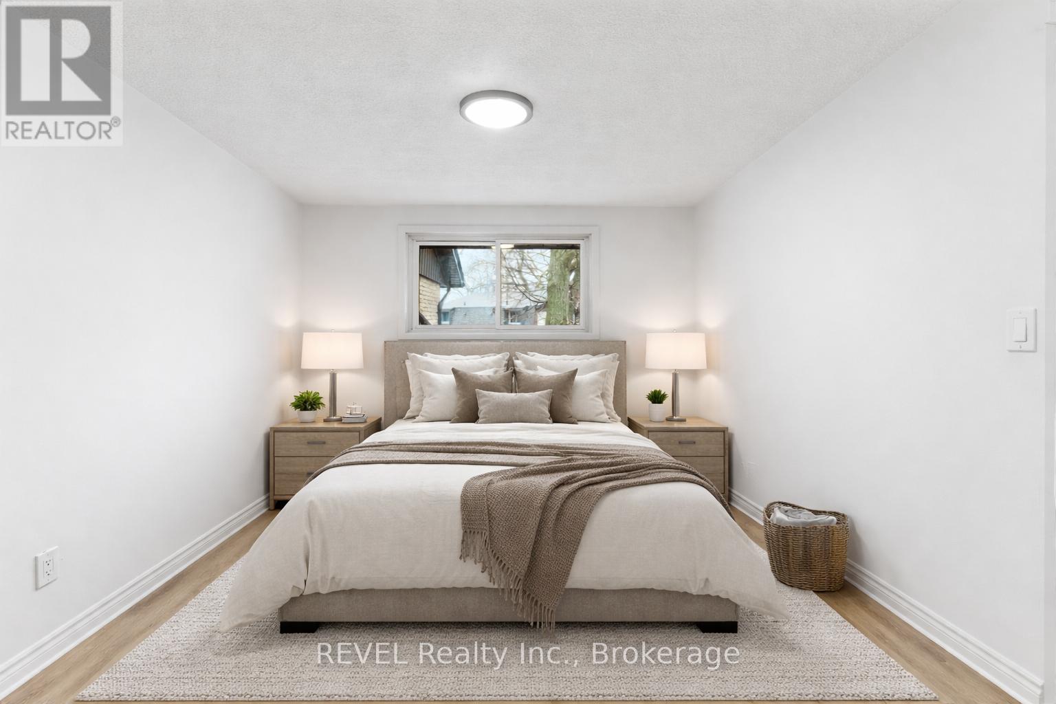 #15 151 LINWELL ROAD - 23