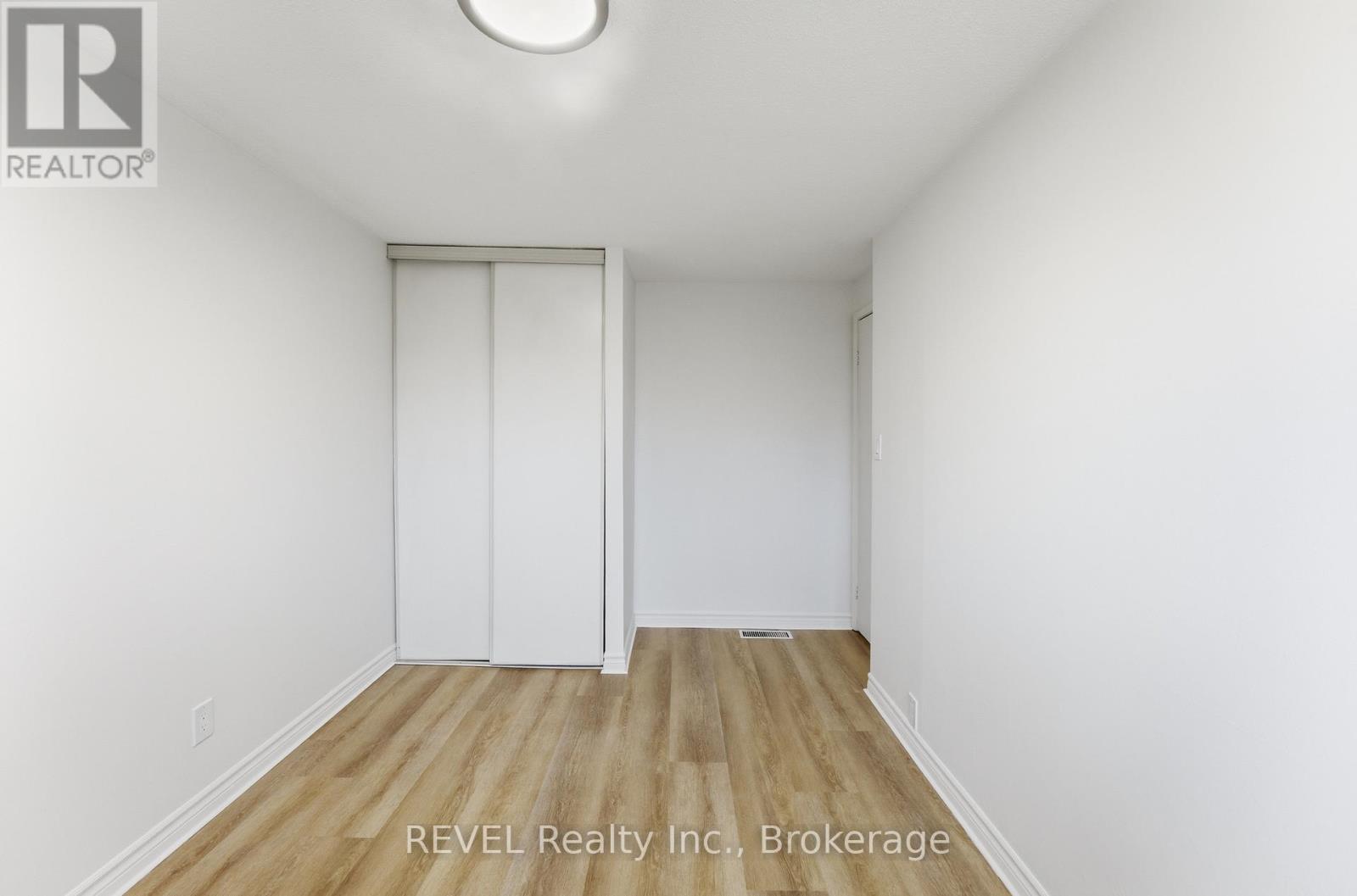 #15 151 LINWELL ROAD - 29