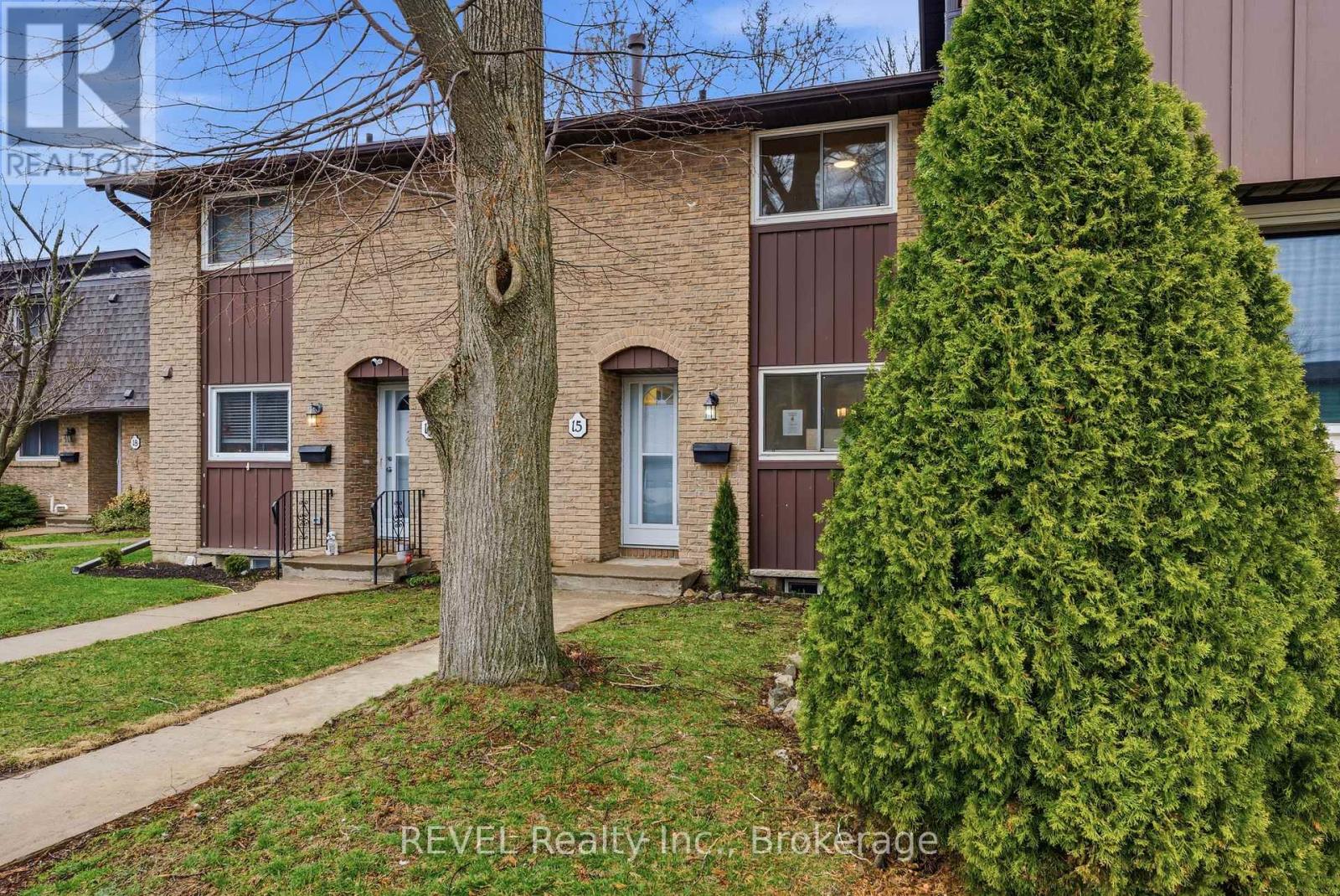 #15 151 LINWELL ROAD - 3