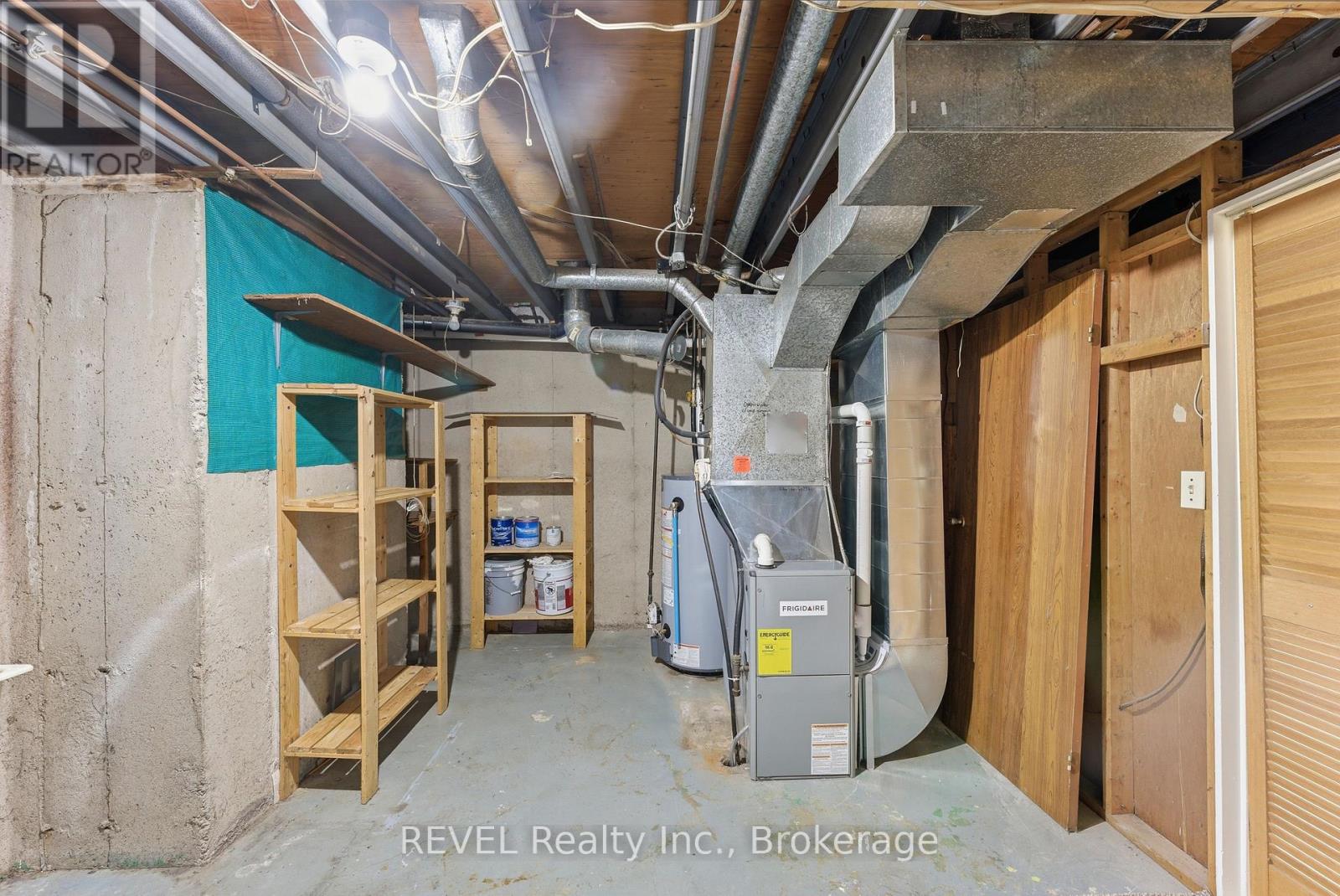 #15 151 LINWELL ROAD - 36