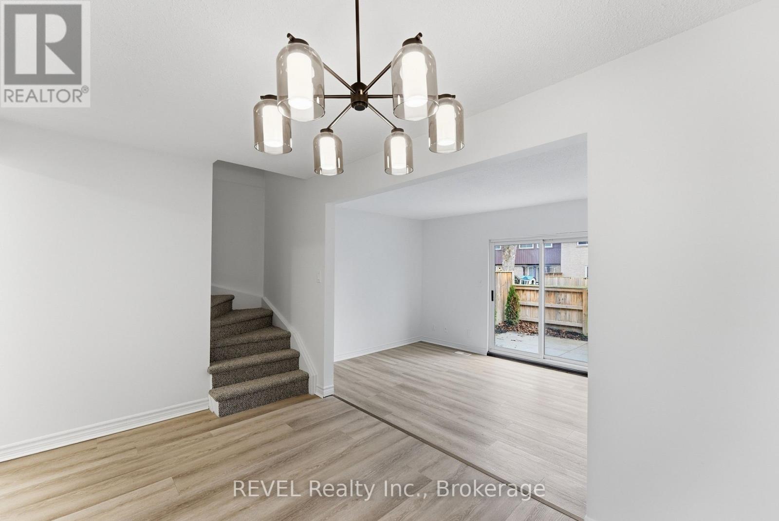 #15 151 LINWELL ROAD - 9