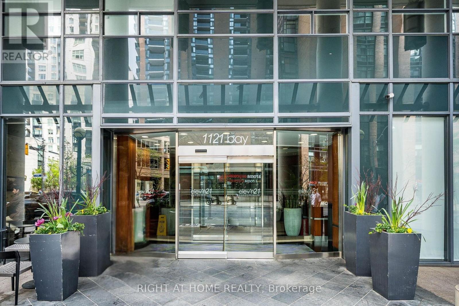 #1106 1121 BAY STREET - 3