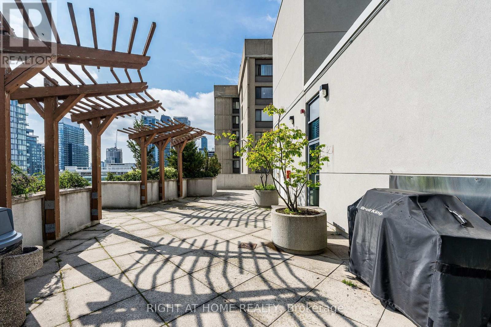 #1106 1121 BAY STREET - 45