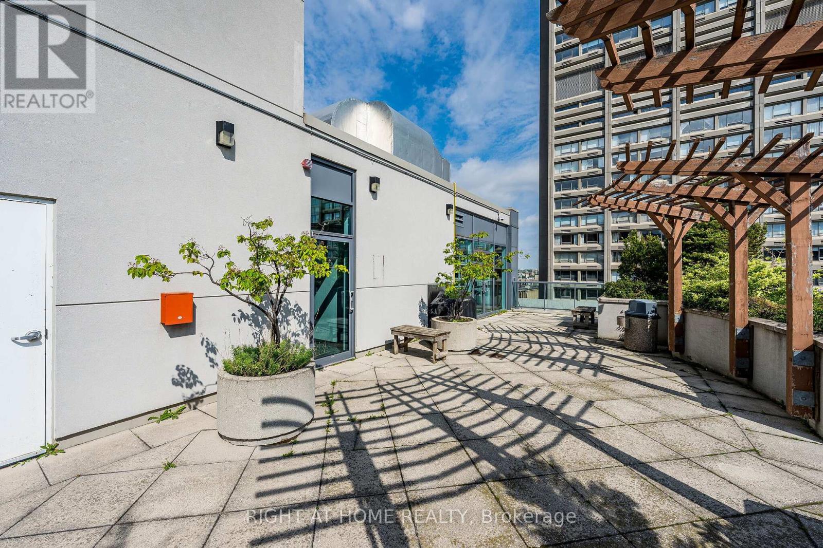 #1106 1121 BAY STREET - 46