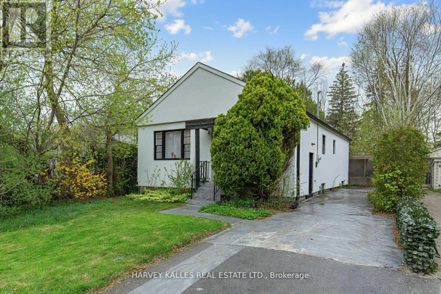 246 BURNETT AVENUE - 1
