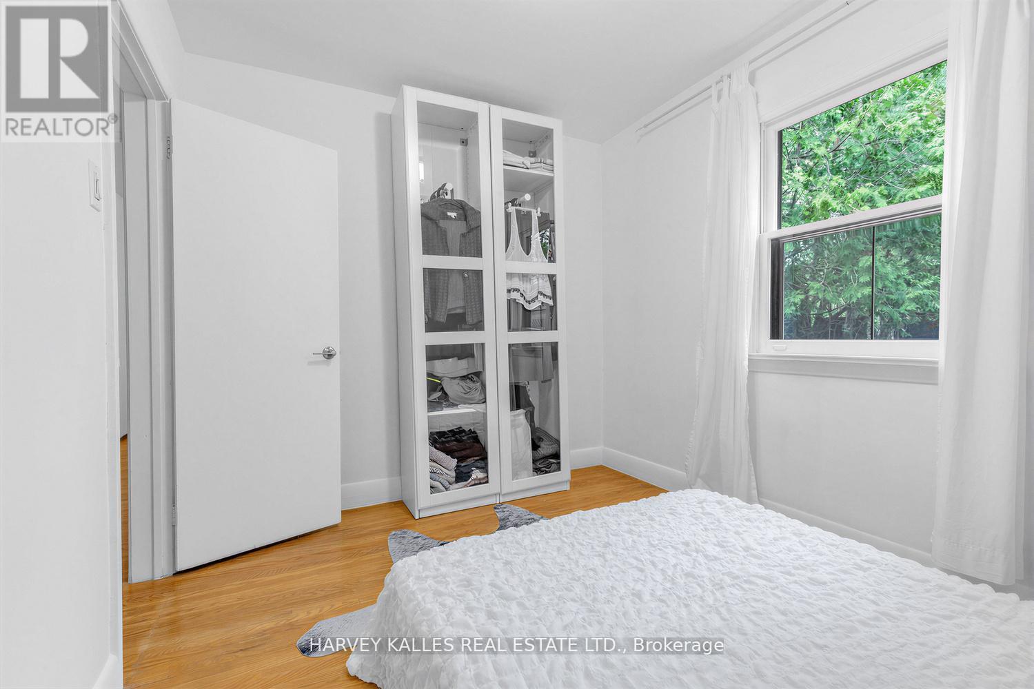 246 BURNETT AVENUE - 16