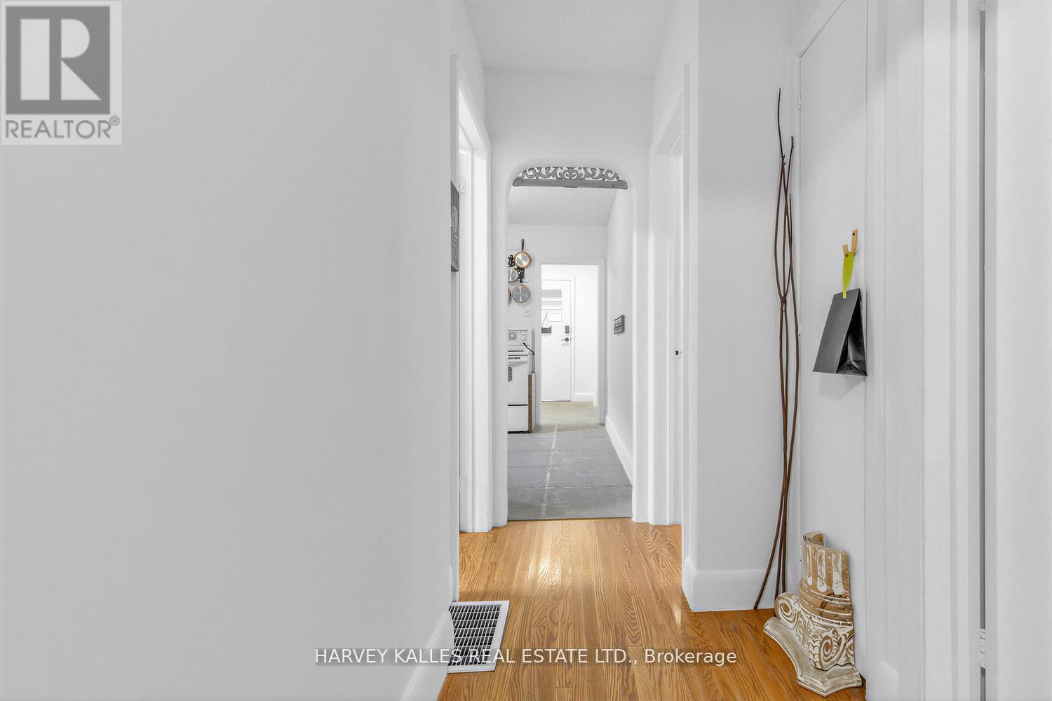 246 BURNETT AVENUE - 17