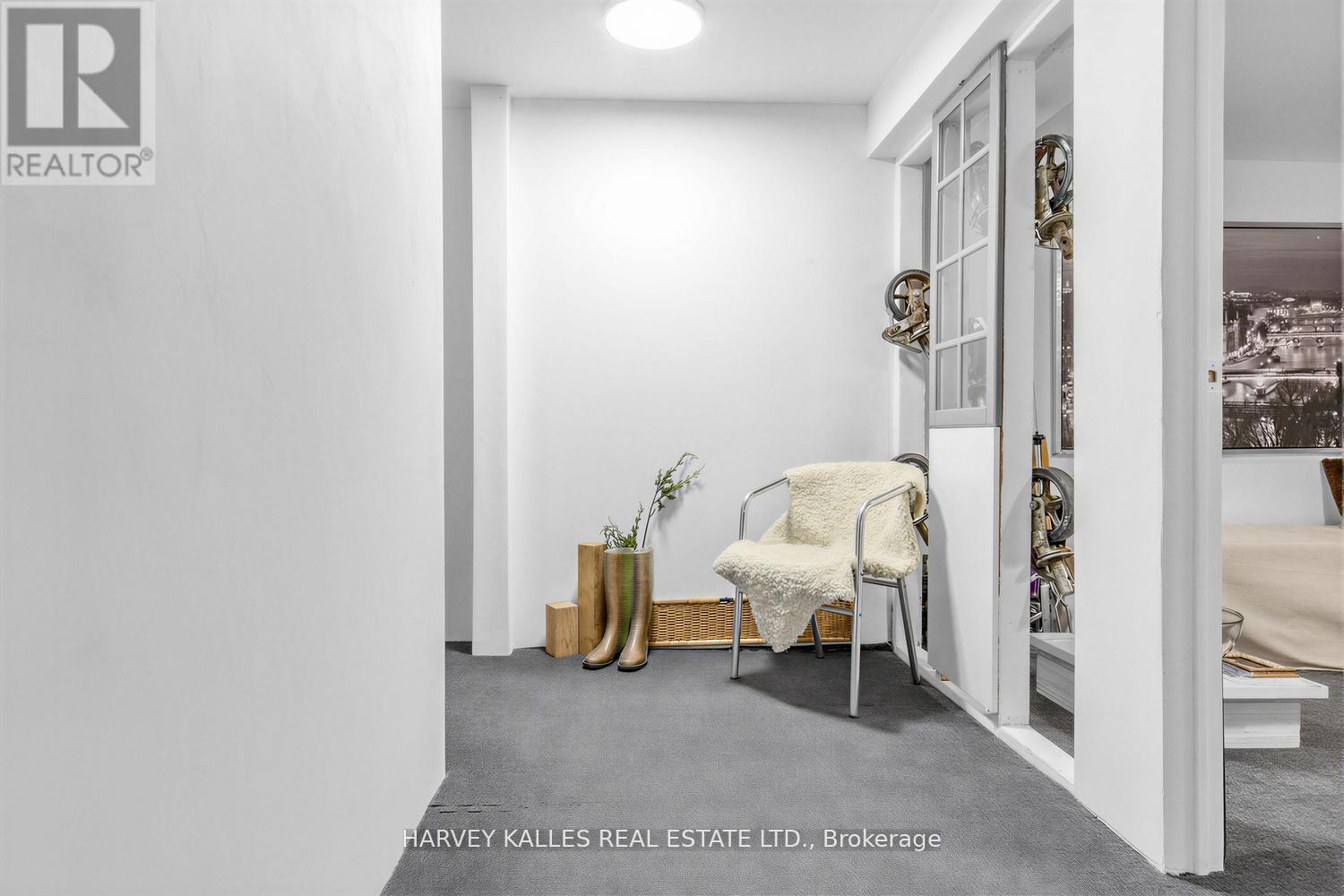 246 BURNETT AVENUE - 20