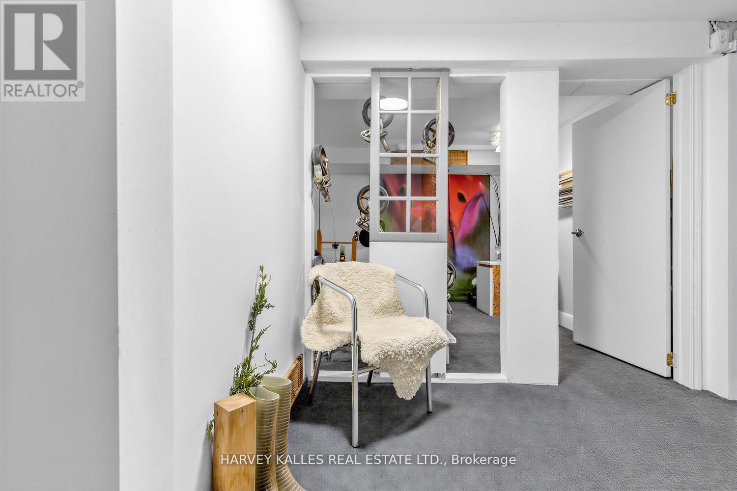 246 BURNETT AVENUE - 21