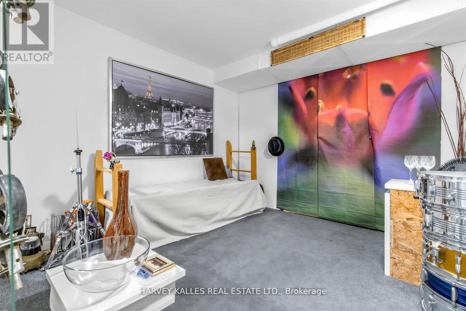 246 BURNETT AVENUE - 22
