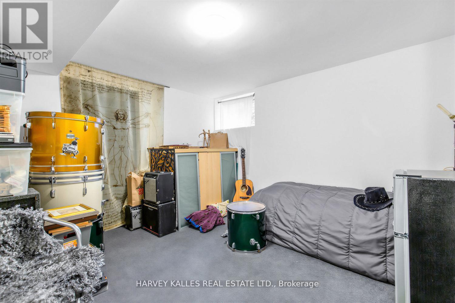 246 BURNETT AVENUE - 23