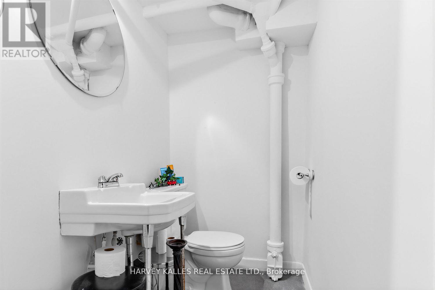 246 BURNETT AVENUE - 26