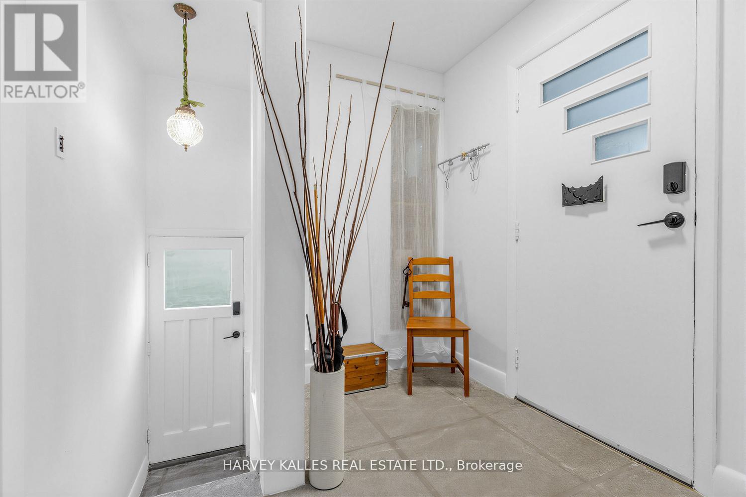 246 BURNETT AVENUE - 3