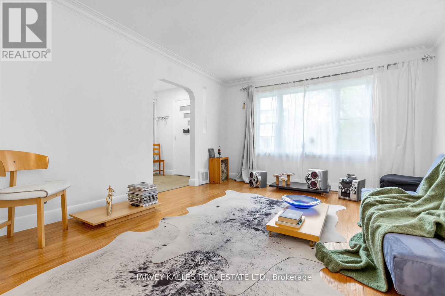 246 BURNETT AVENUE - 4