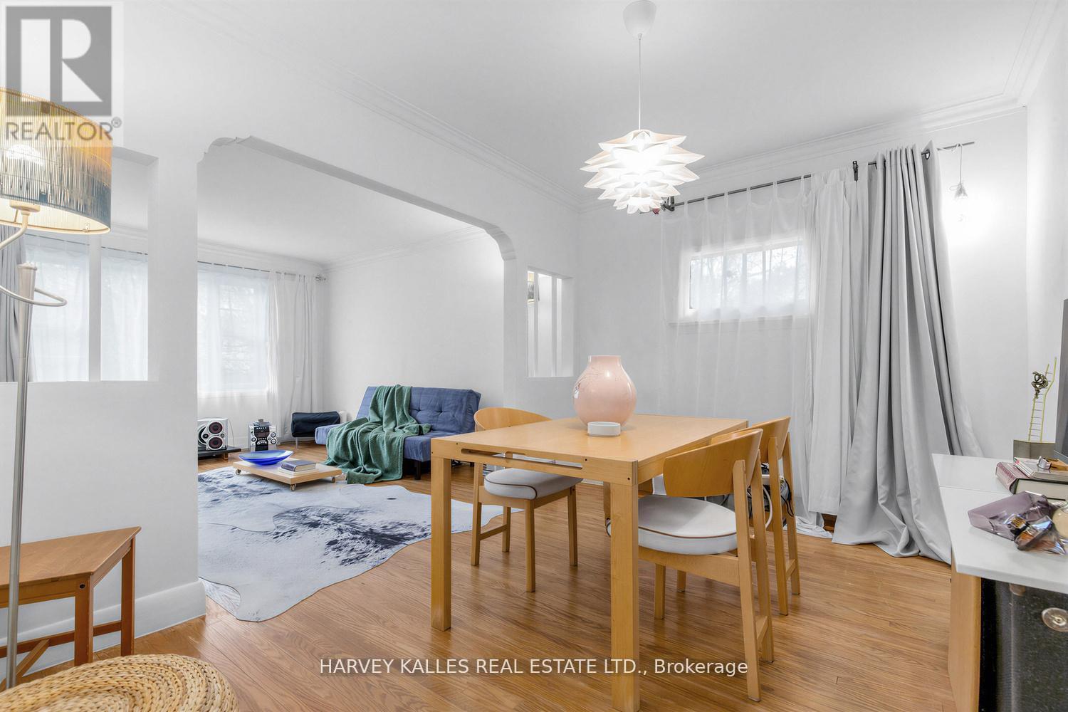 246 BURNETT AVENUE - 8