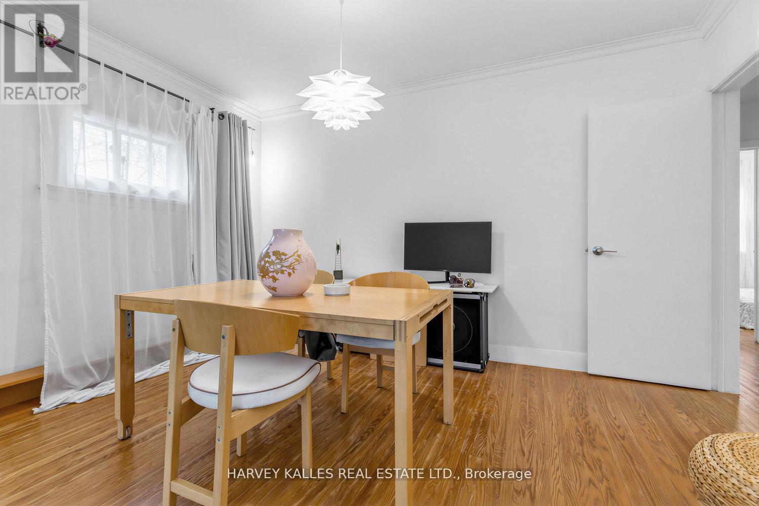 246 BURNETT AVENUE - 9