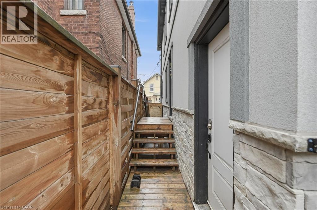 109 RAY Street N, Hamilton, Ontario, L8R2Y1 — Photo 3