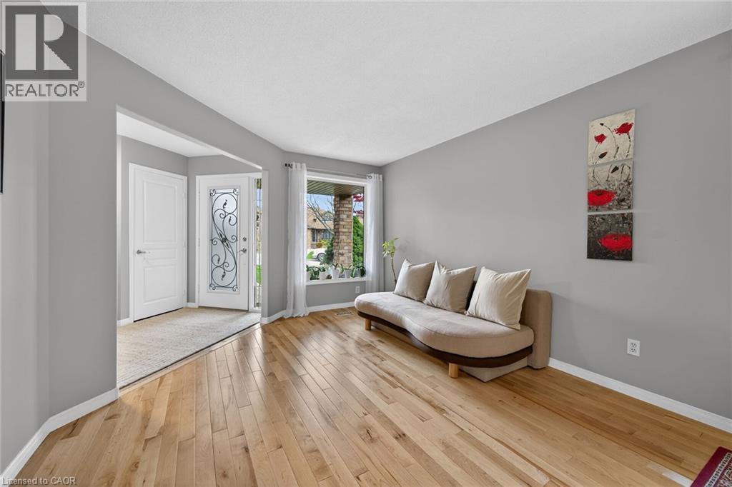 35 COVE Crescent, Stoney Creek, Ontario, L8E5A3 — Photo 33