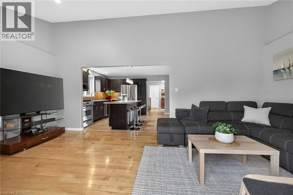 35 COVE Crescent, Stoney Creek, Ontario, L8E5A3 — Photo 21