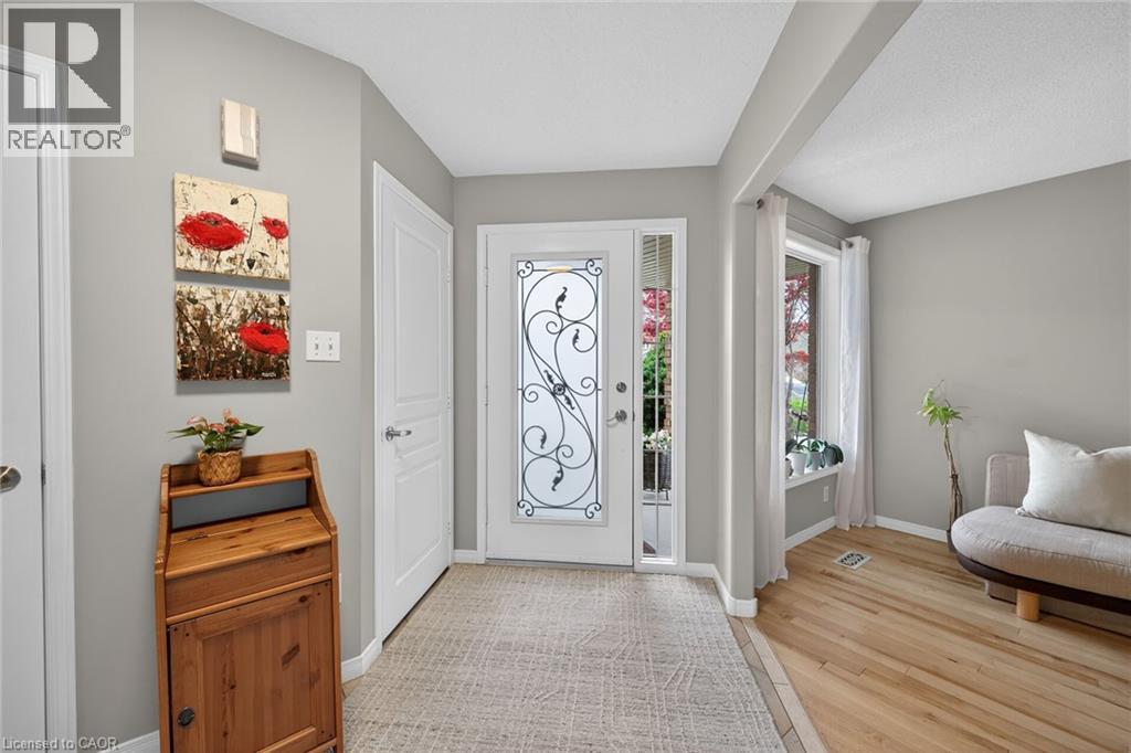 35 COVE Crescent, Stoney Creek, Ontario, L8E5A3 — Photo 15