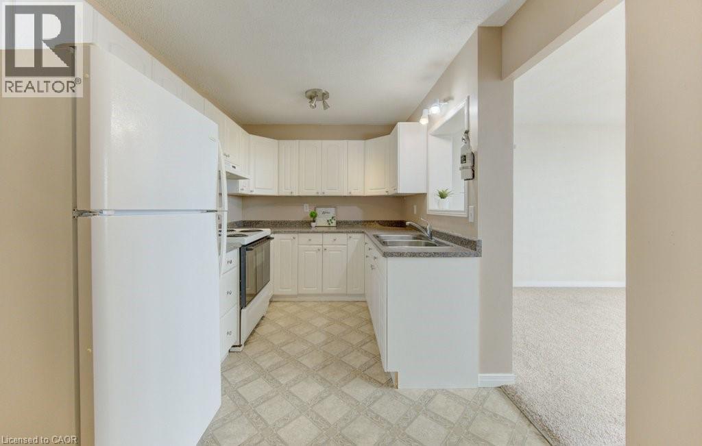 225 HARVARD Place Unit# 1711, Waterloo, Ontario, N2N1C3 — Photo 15