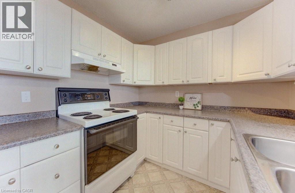 225 HARVARD Place Unit# 1711, Waterloo, Ontario, N2N1C3 — Photo 36