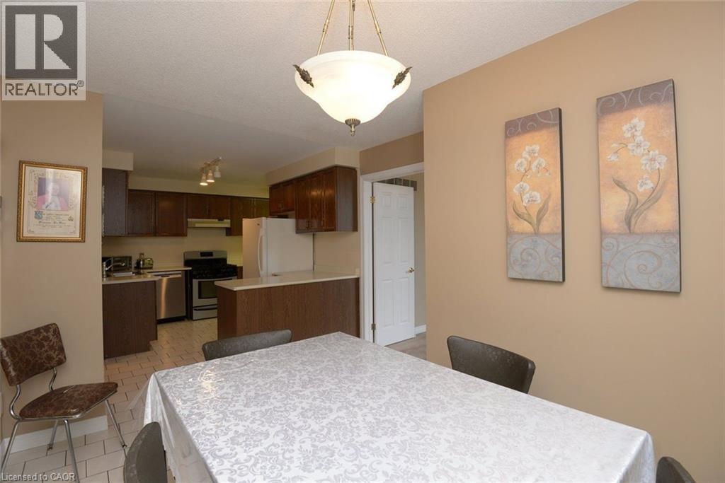 210 FIDDLERS GREEN Road Unit# 1, Ancaster, Ontario, L9G1W6 — Photo 24