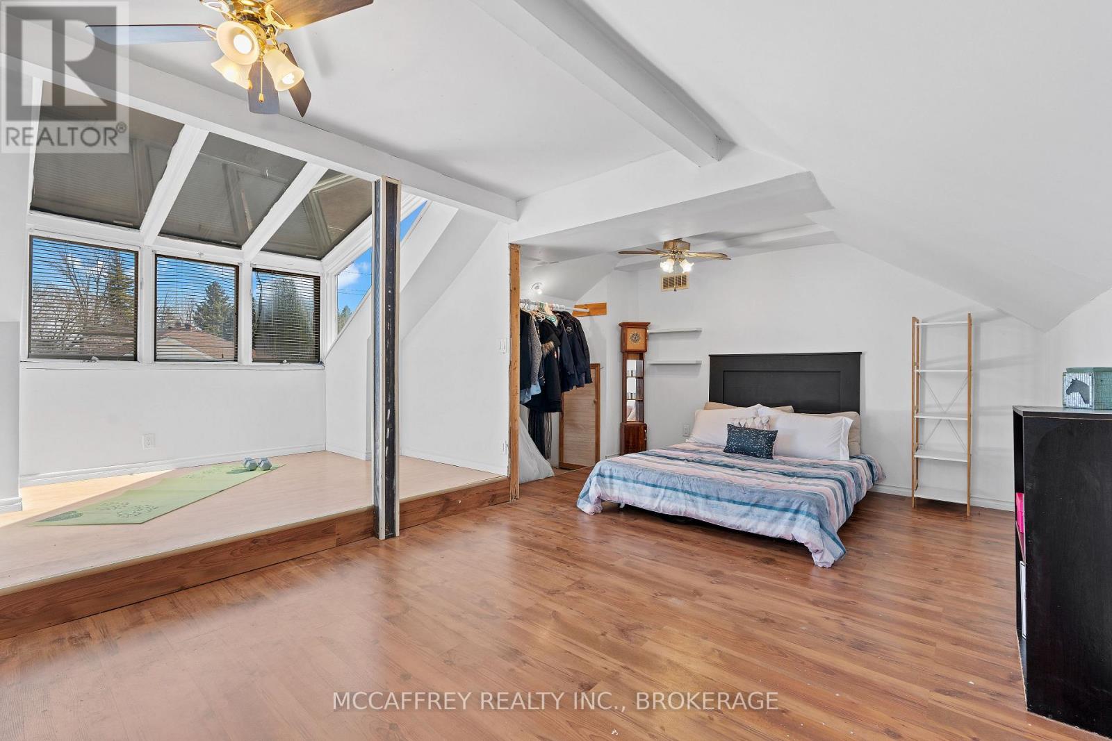 137 THOMAS STREET W - 39