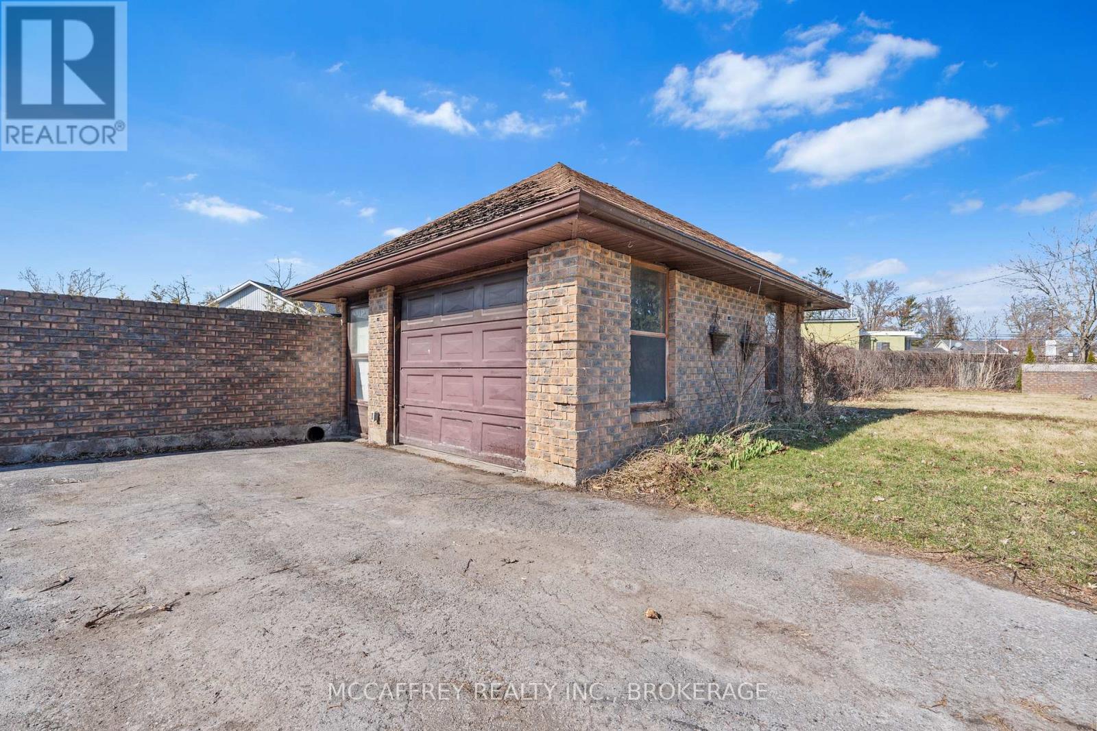 137 THOMAS STREET W - 45