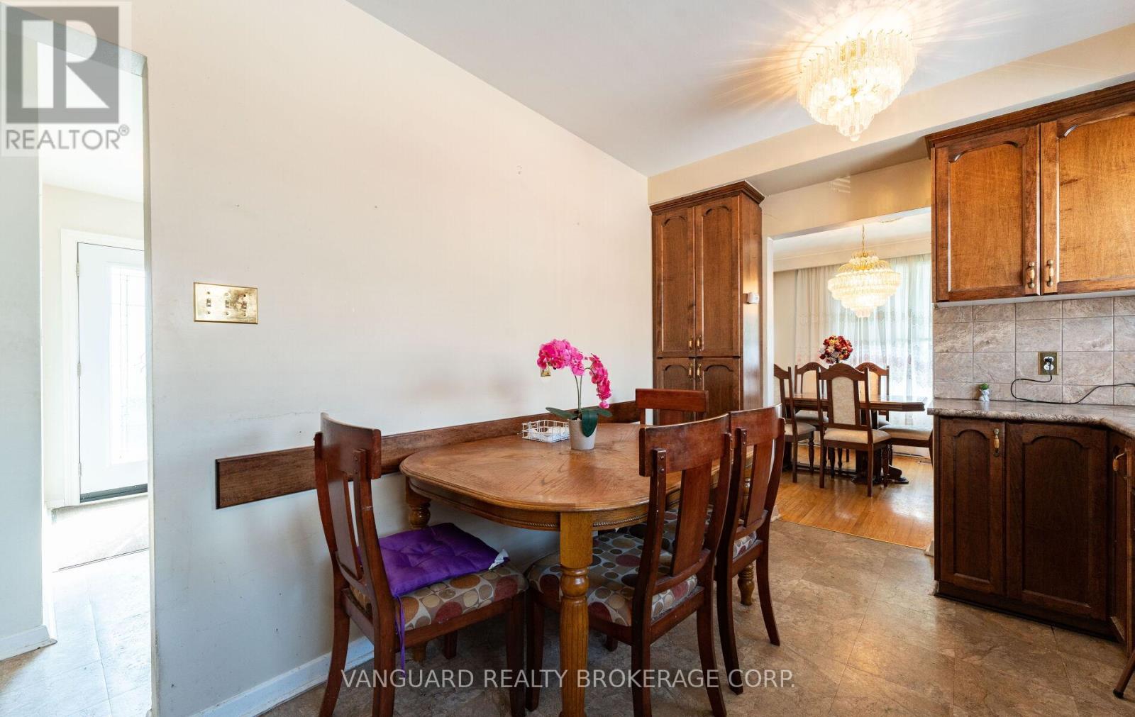 182 DIXON ROAD - 18