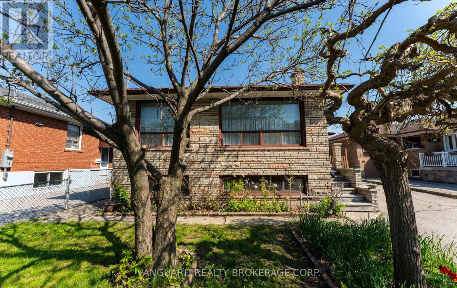 182 DIXON ROAD - 5