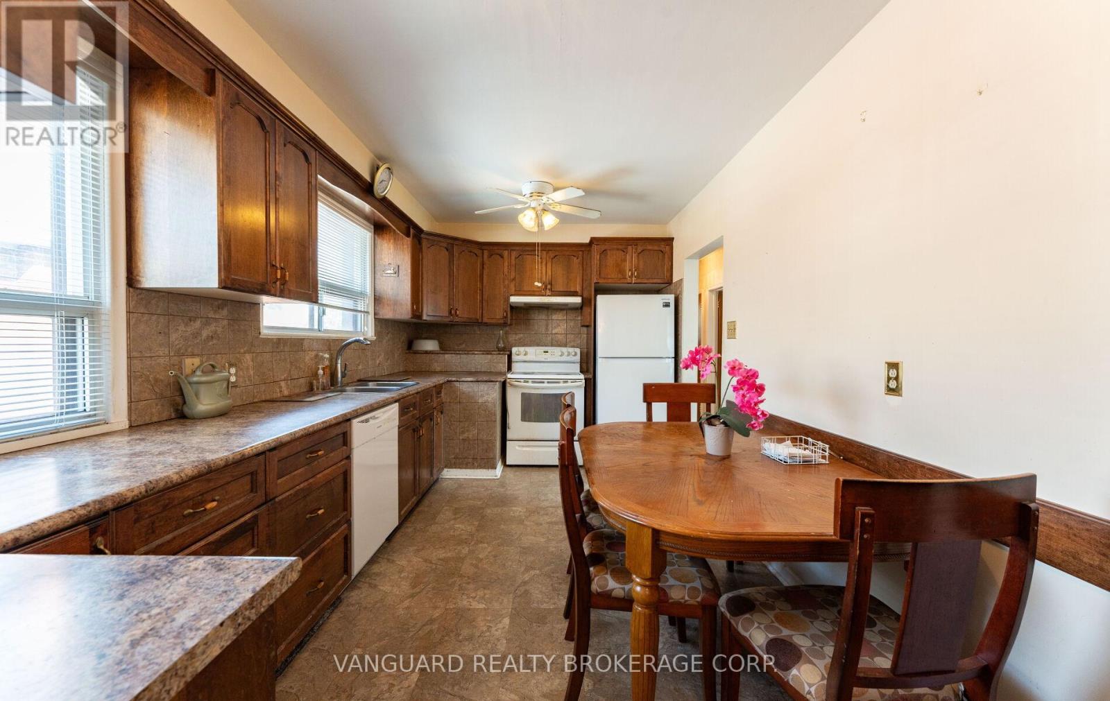182 DIXON ROAD - 15