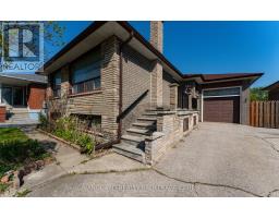 Kitchen - 182 Dixon Road, Toronto, ON M9P2L8 Photo 7