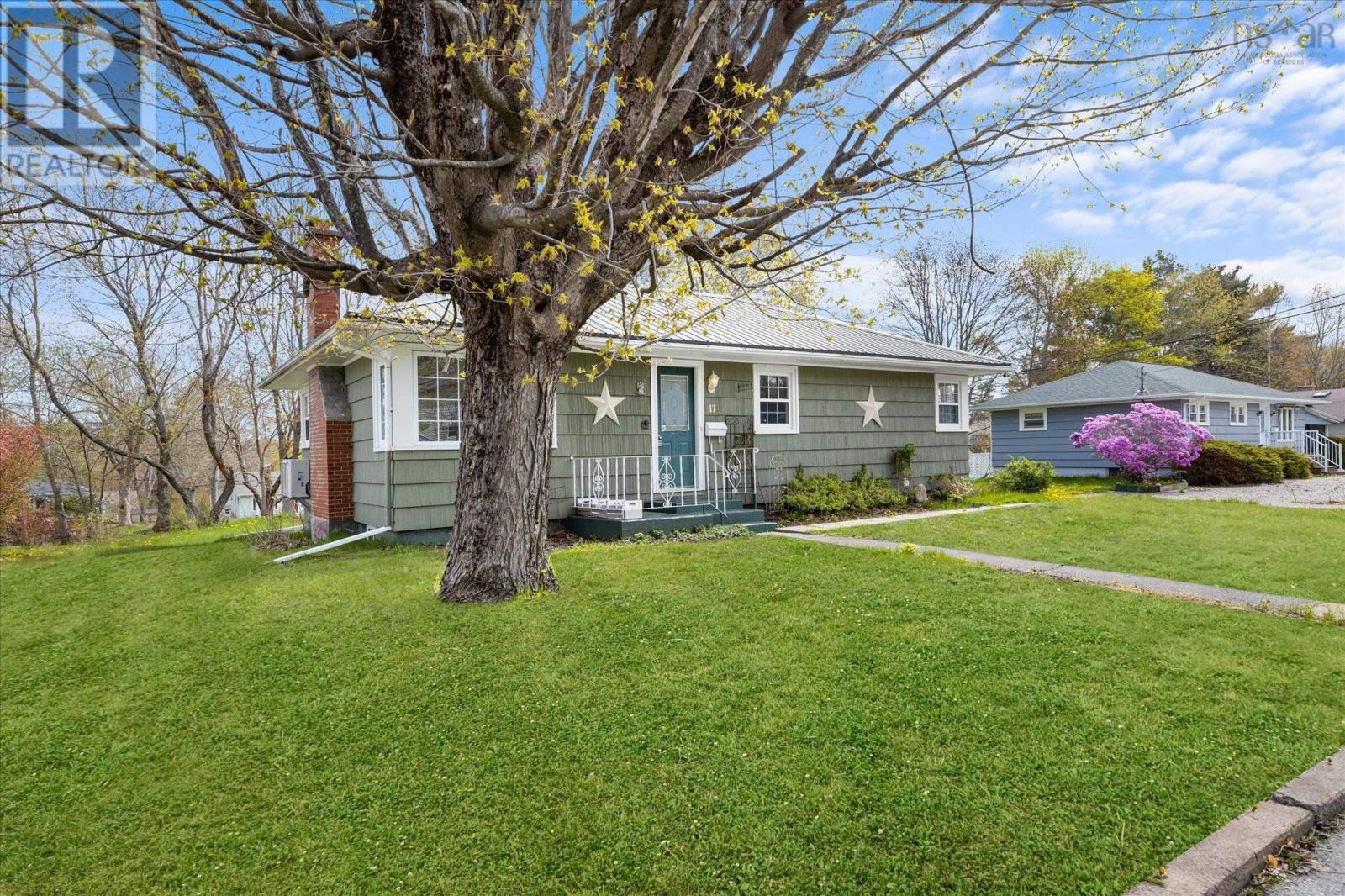 17 Parkdale Avenue - Image 2