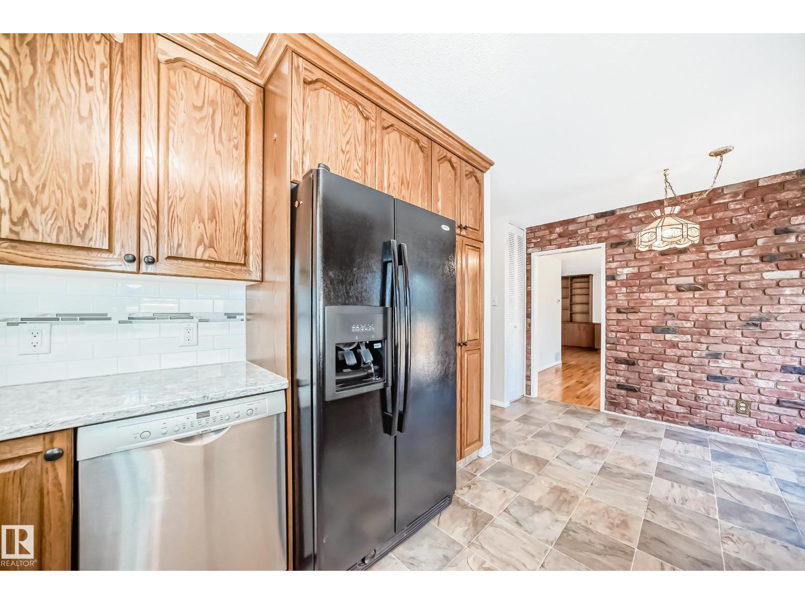 79 BROADVIEW CR - 11
