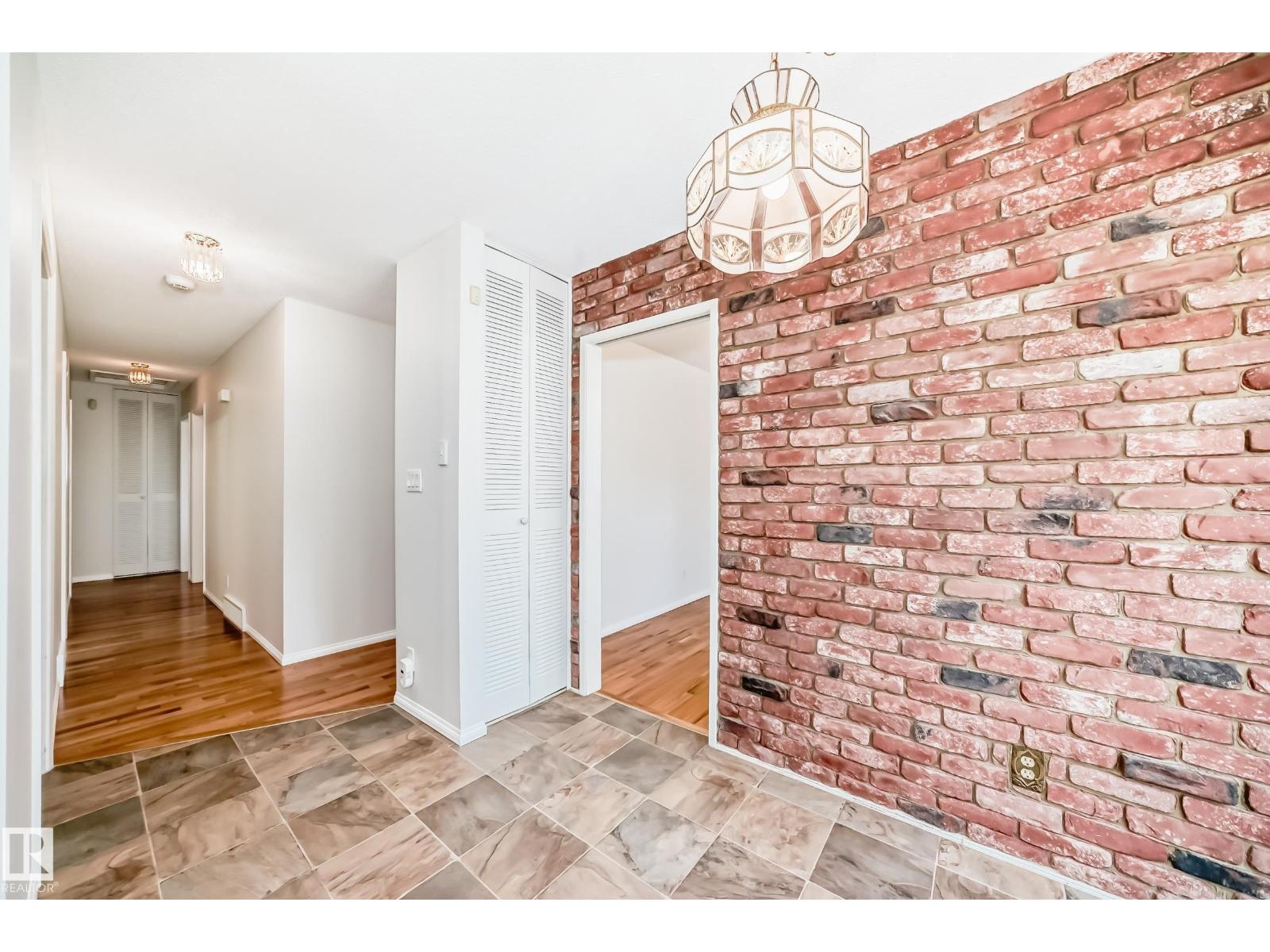 79 BROADVIEW CR - 13