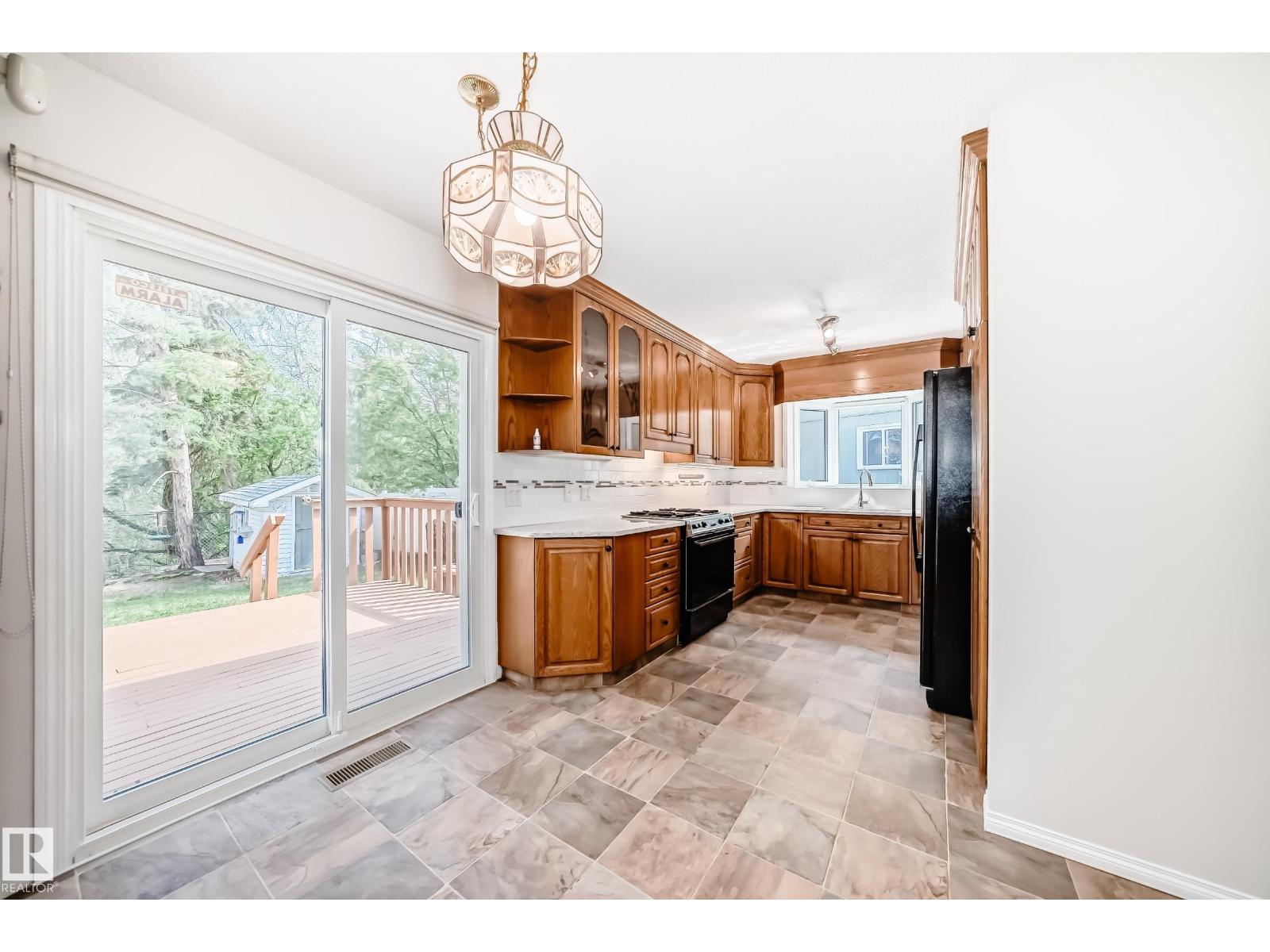 79 BROADVIEW CR - 15