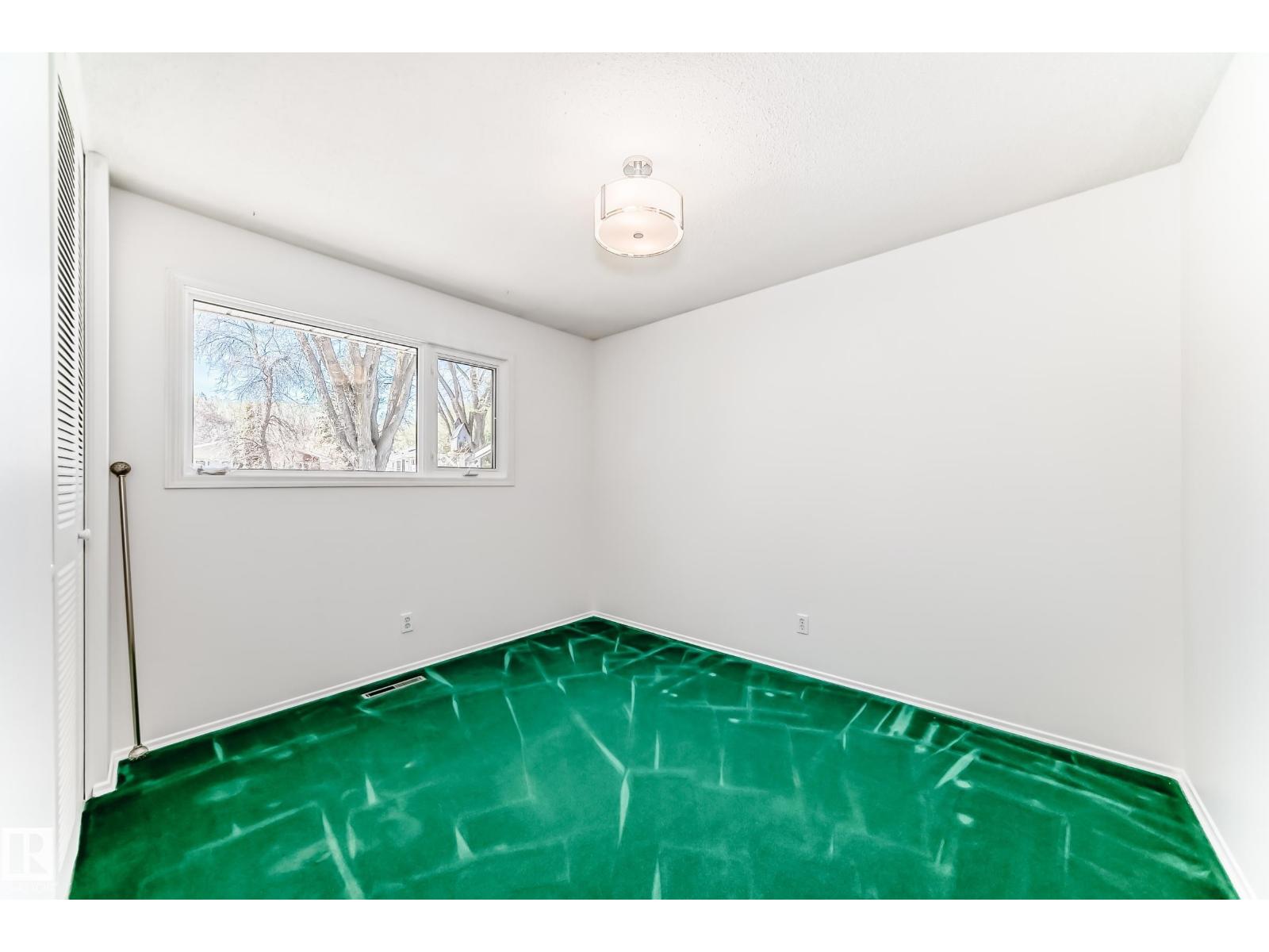 79 BROADVIEW CR - 35