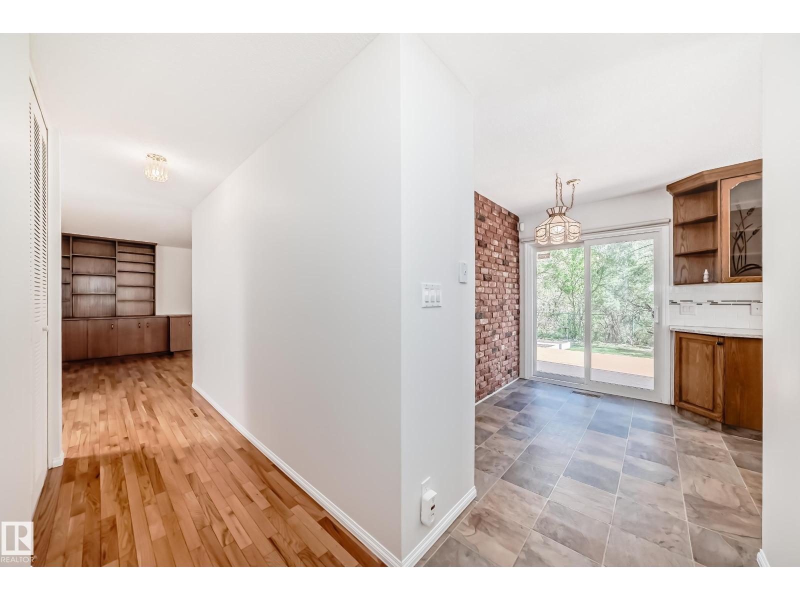 79 BROADVIEW CR - 8