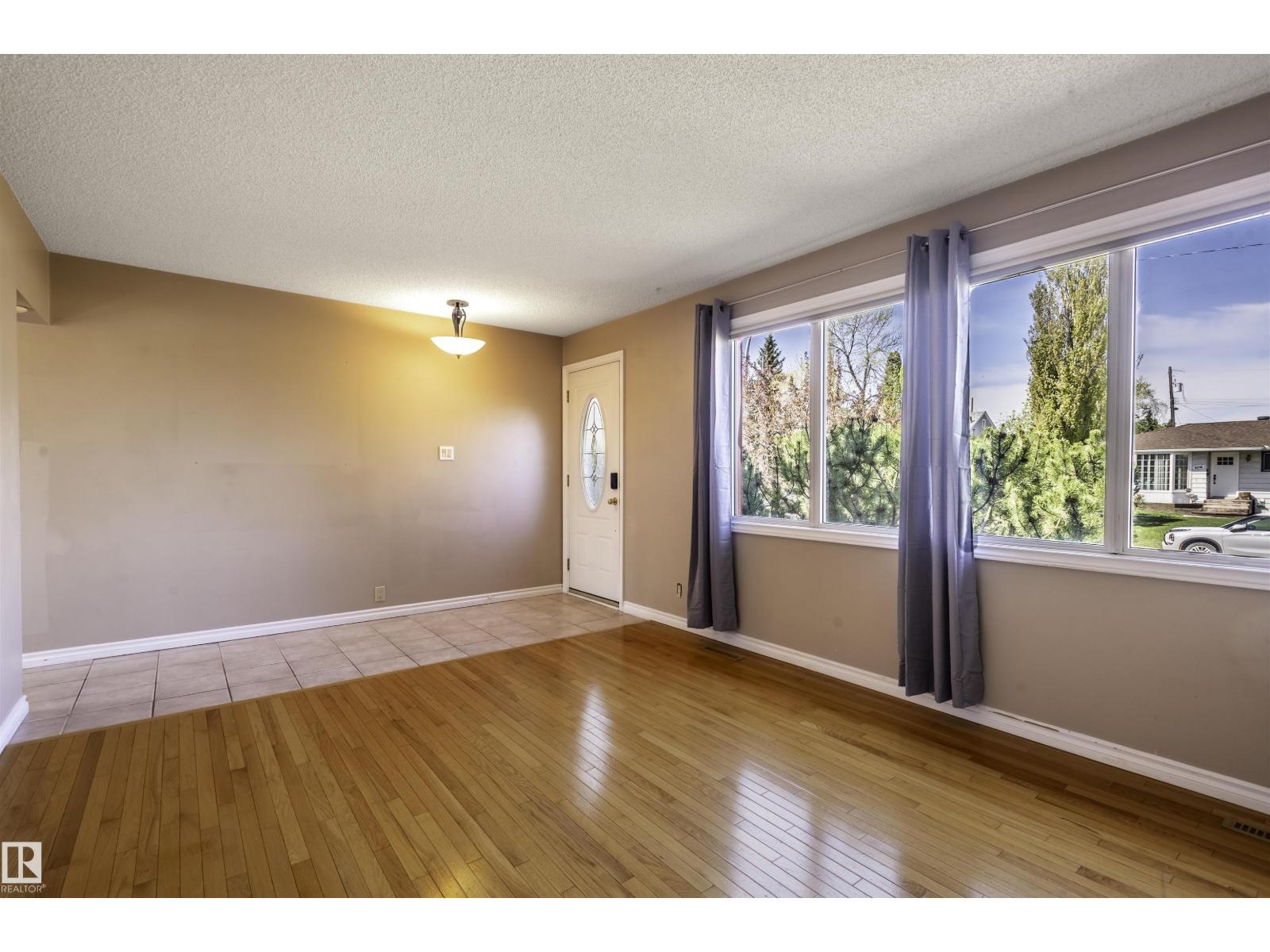 9331 52 ST NW - 11