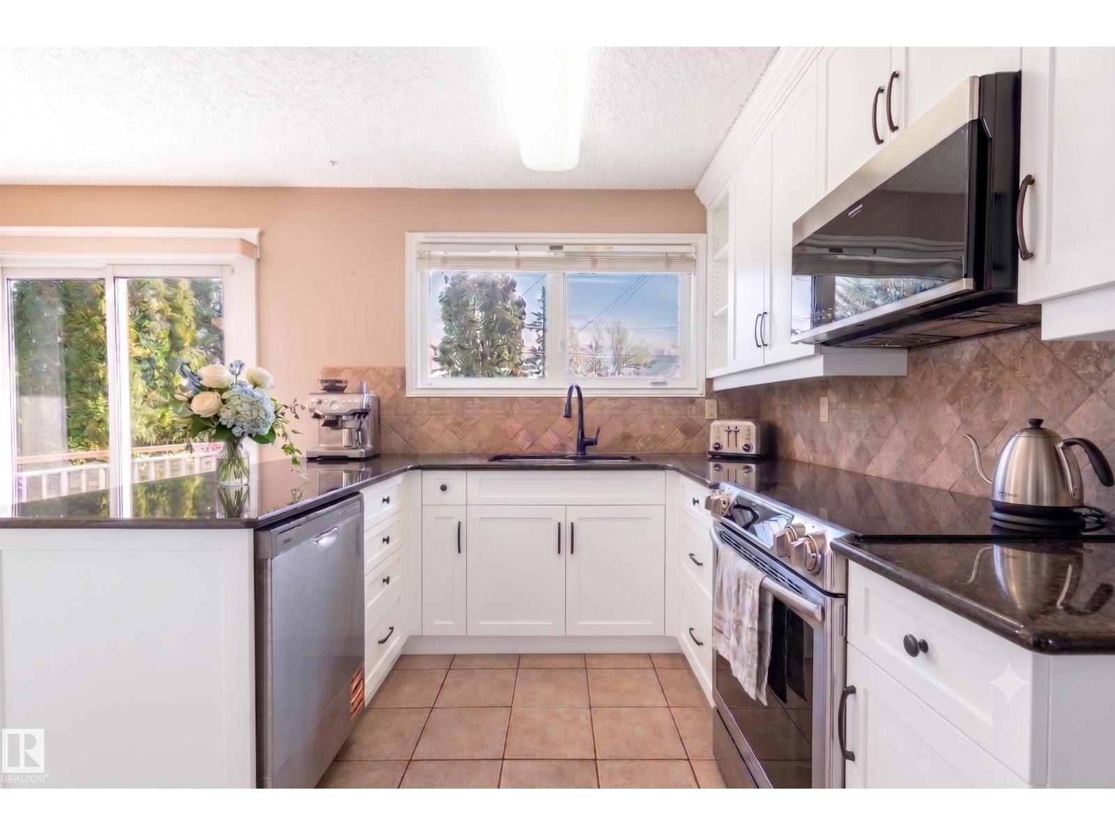 9331 52 ST NW - 14