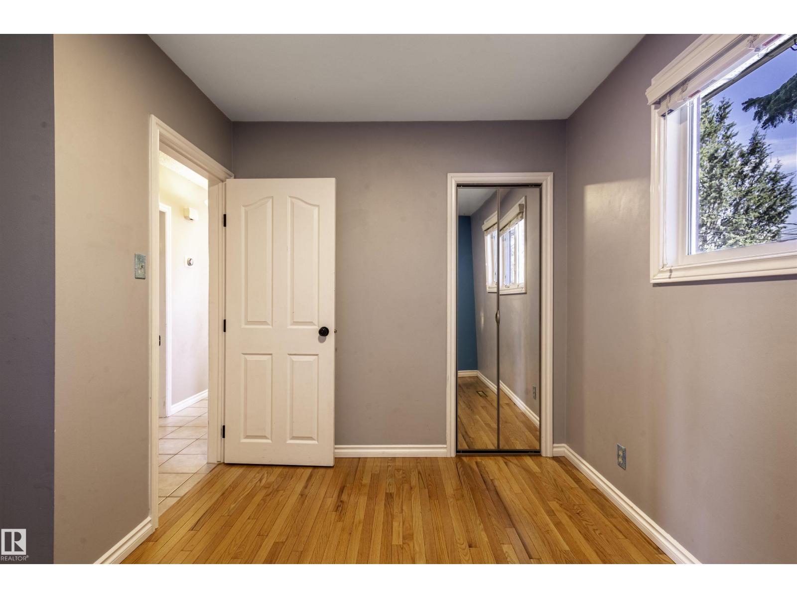 9331 52 ST NW - 27
