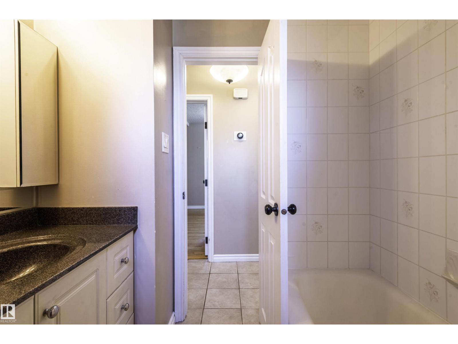 9331 52 ST NW - 28