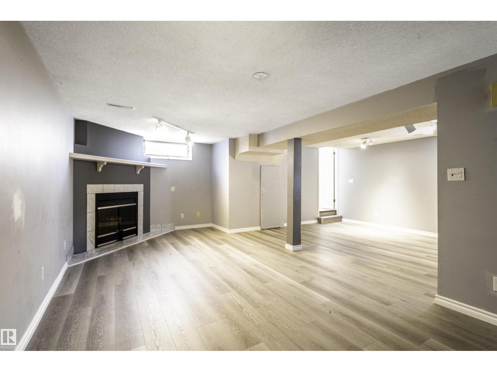9331 52 ST NW - 34