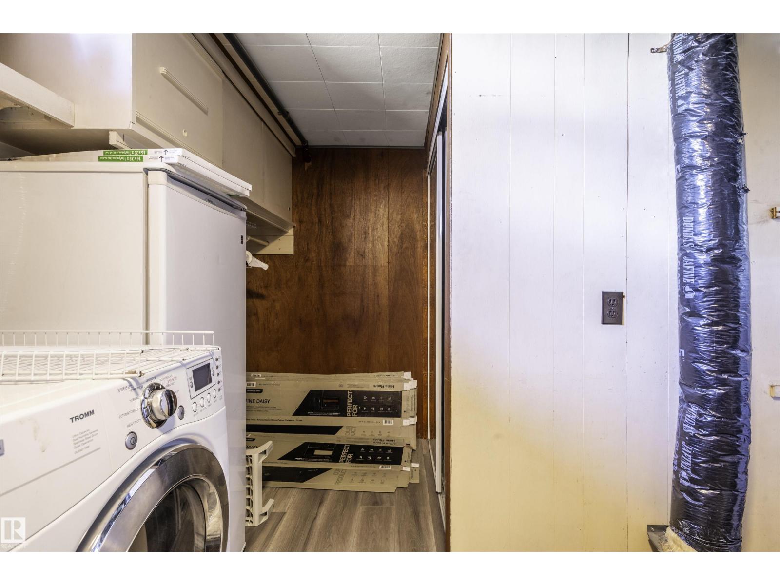 9331 52 ST NW - 37