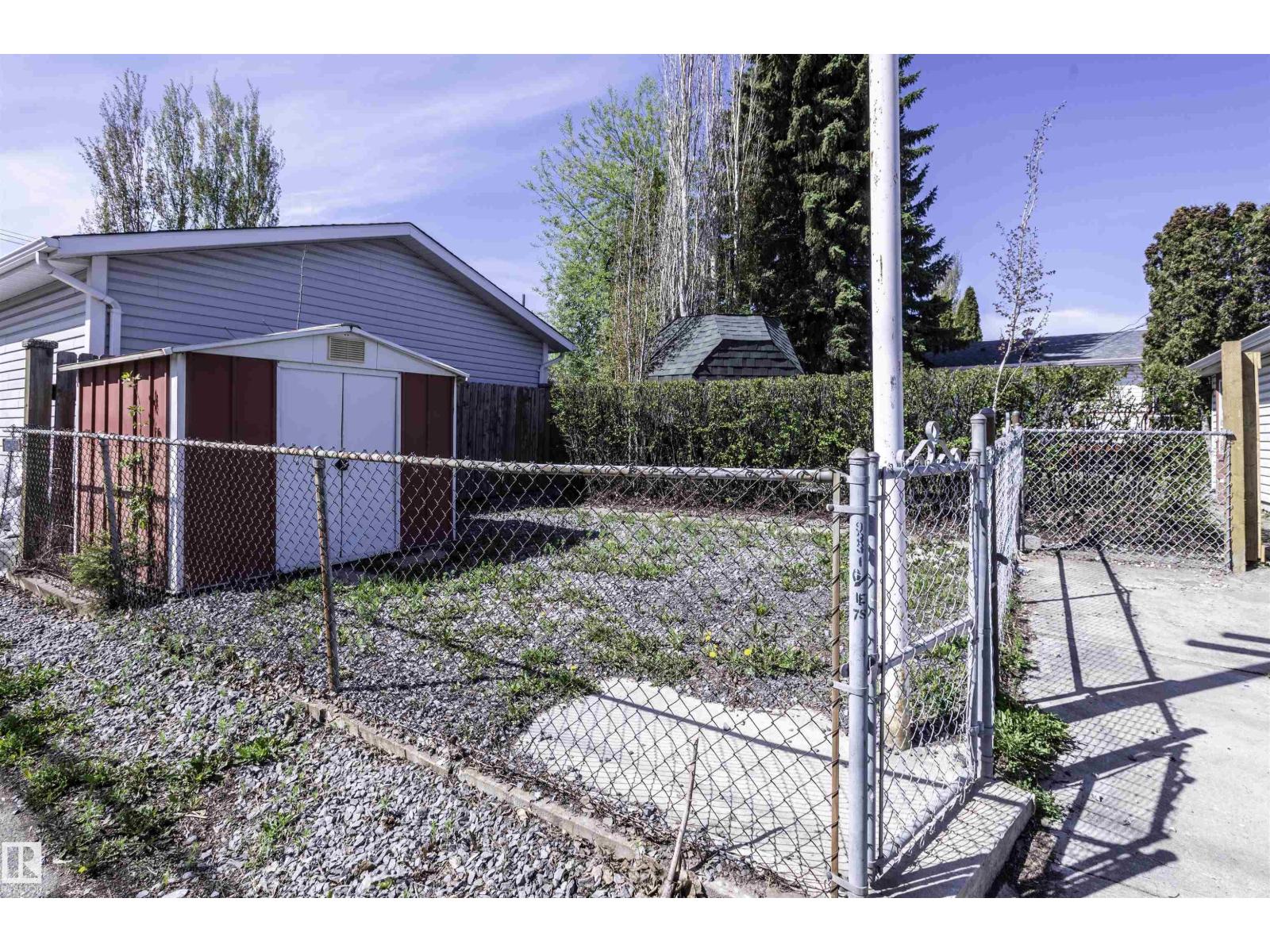 9331 52 ST NW - 53