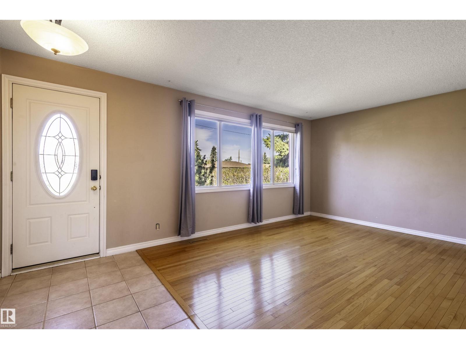 9331 52 ST NW - 7