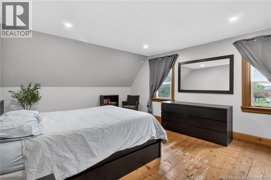 49 Pleasant Street - 28