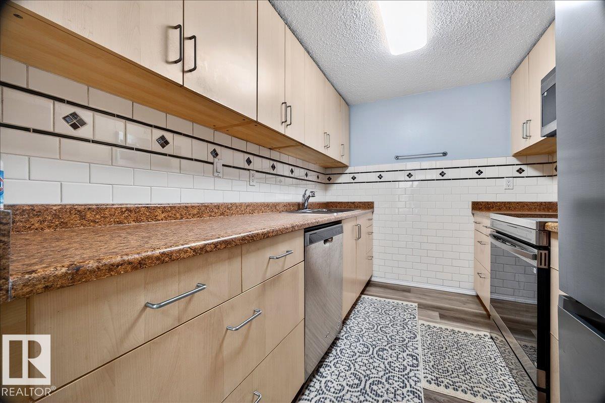 6528 184 ST NW - 14