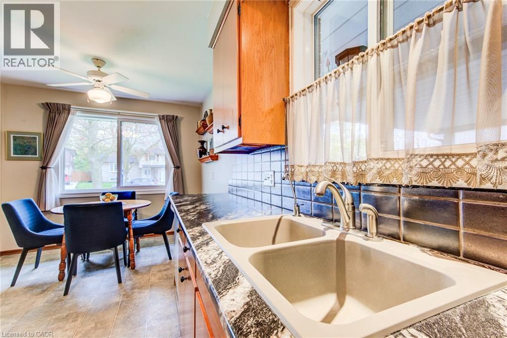 18 QUEENSTON Crescent, Kitchener, Ontario, N2B2V5 — Photo 24
